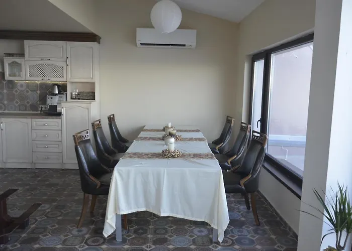 Ashram 3* פרימורסקו