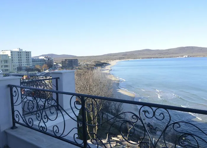 Ashram מלון פרימורסקו