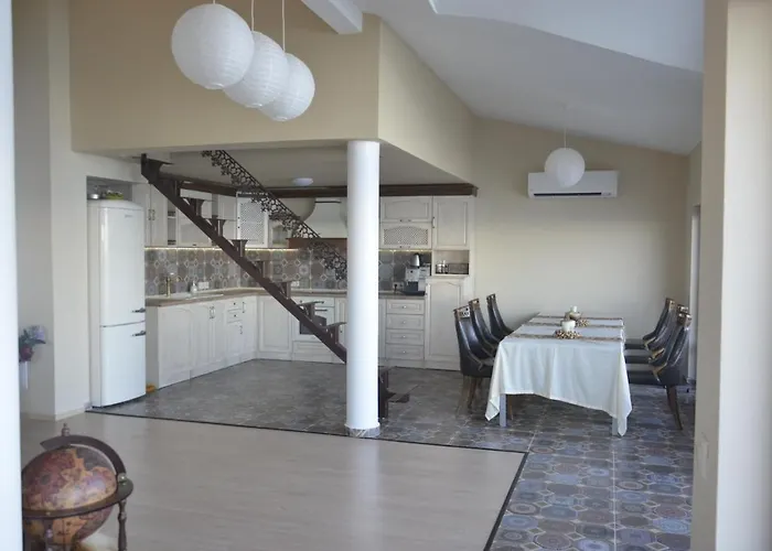 Ashram פרימורסקו