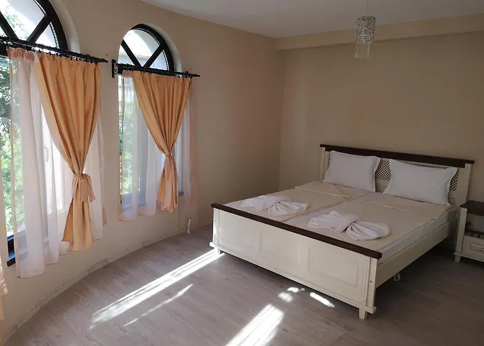 Ashram מלון פרימורסקו