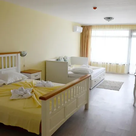 Хотел Ashram 3*