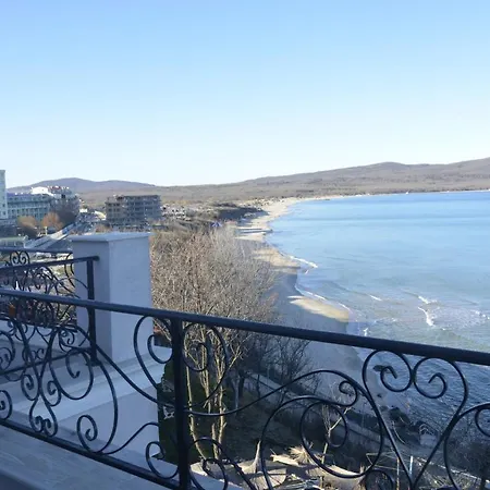 Ashram Хотел Приморско