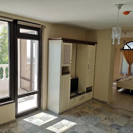 Ashram Хотел 3*