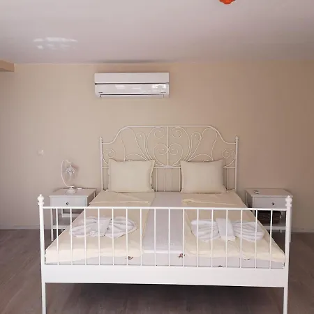 Ashram Хотел 3*