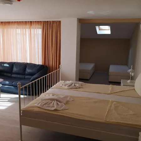 Ashram Хотел 3*