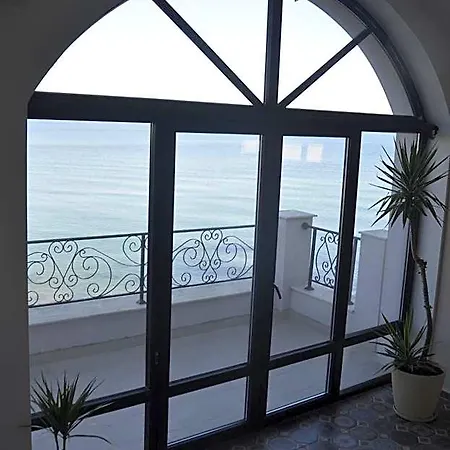 Ashram Ξενοδοχείο 3*