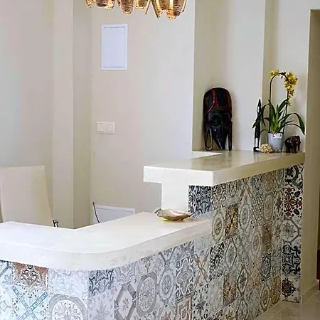 Ξενοδοχείο Ashram 3*