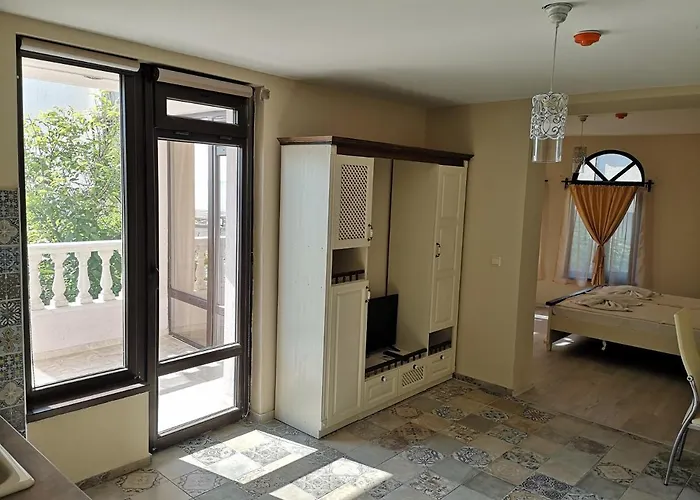 Ashram Ξενοδοχείο 3*