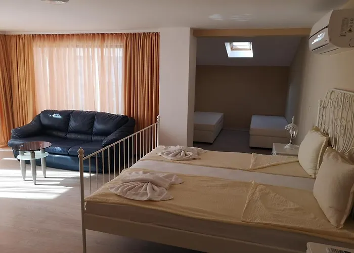 Ashram Ξενοδοχείο 3*